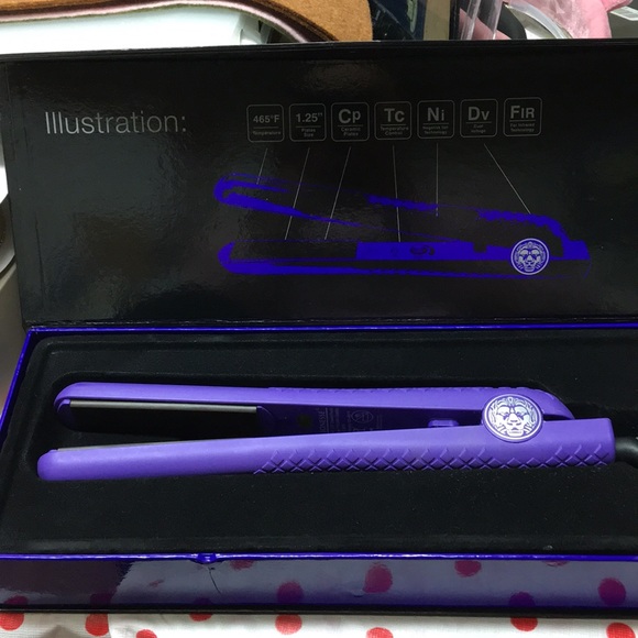 lionesse beauty bar straightener